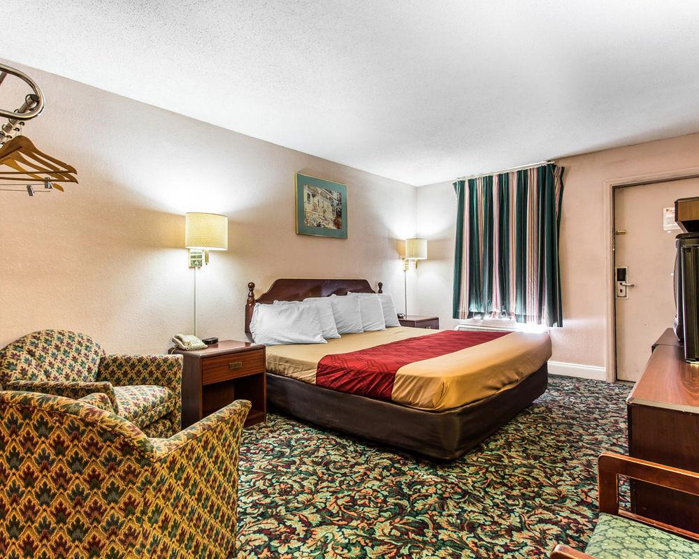 Econo Lodge Декейтер Экстерьер фото