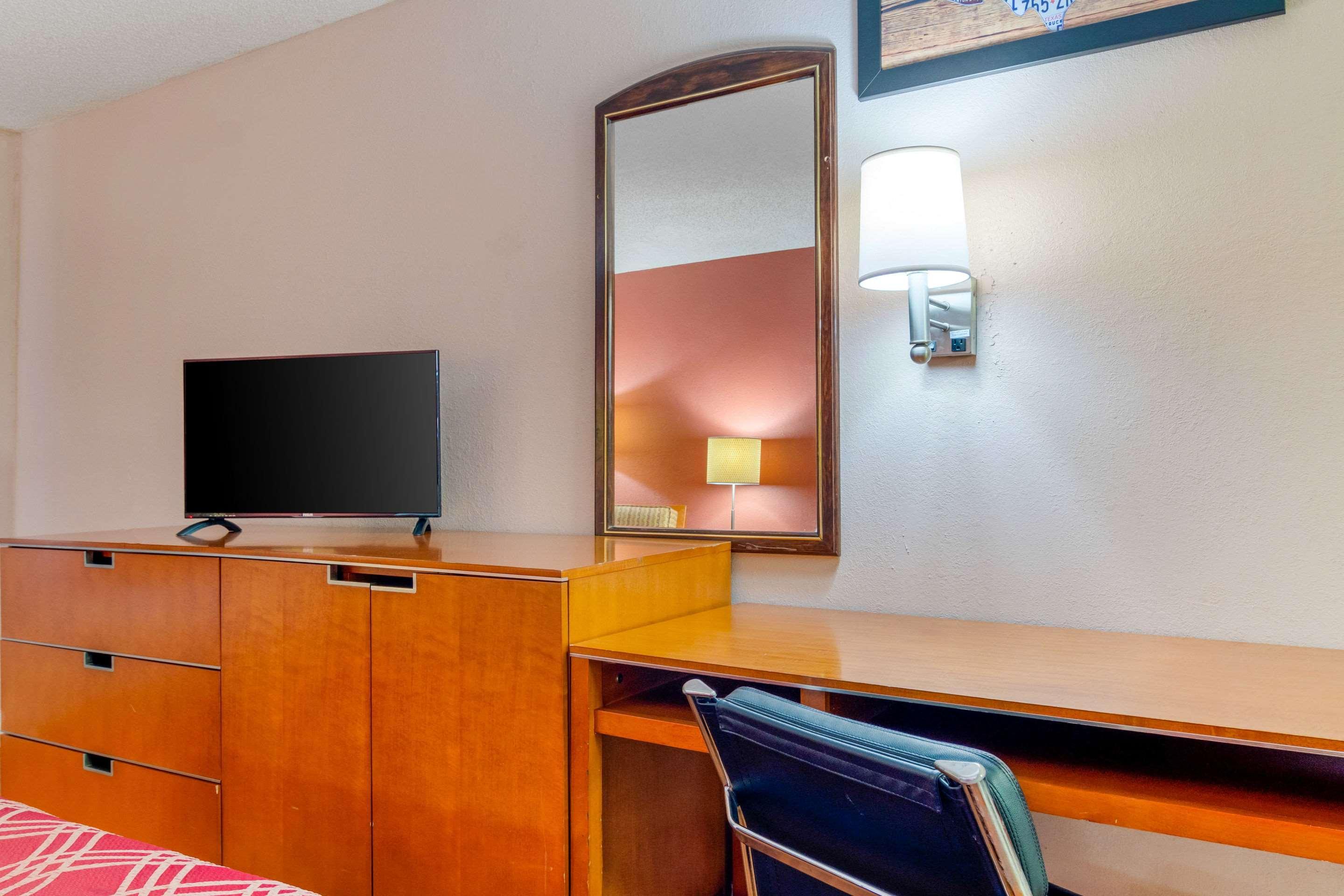 Econo Lodge Декейтер Экстерьер фото