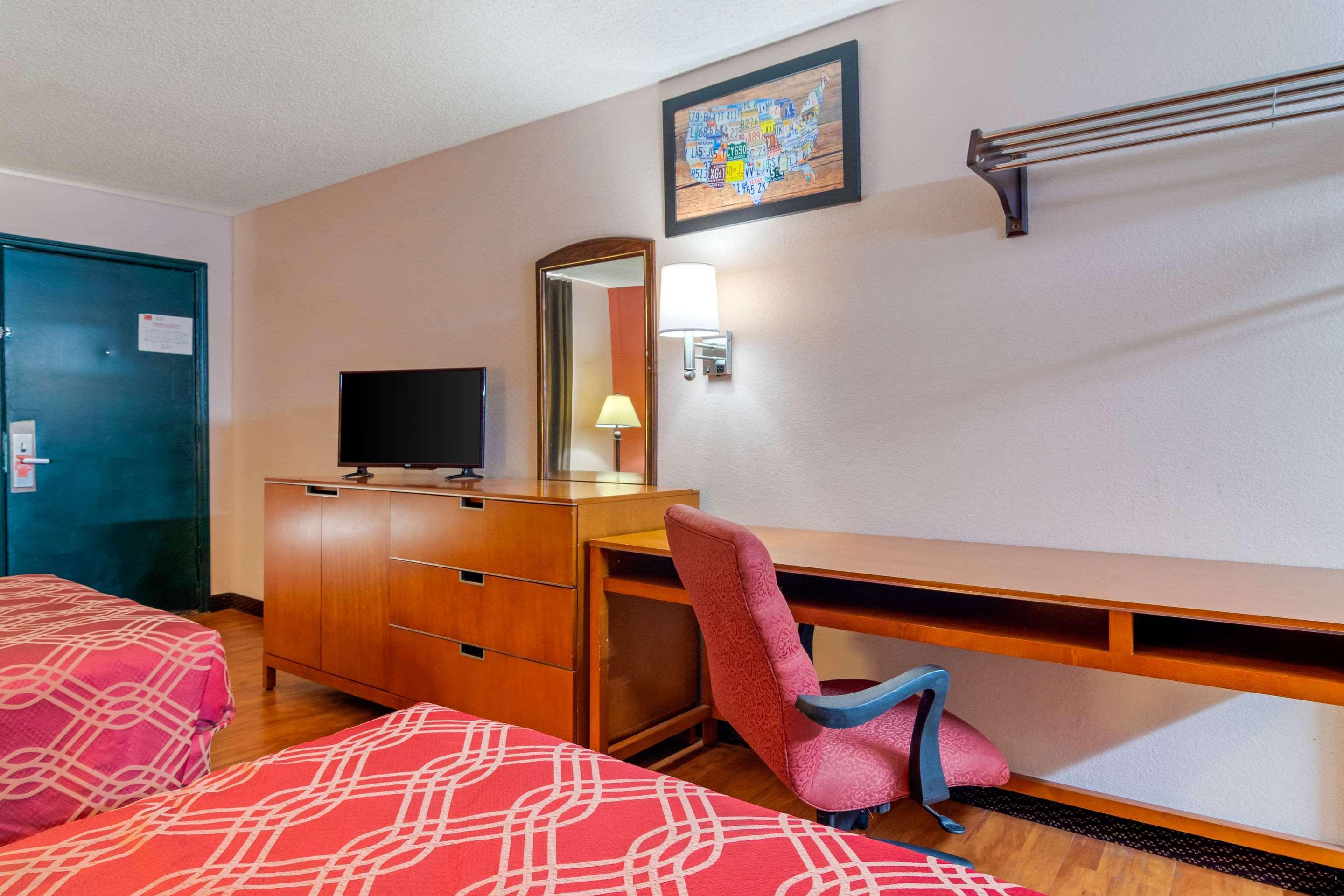 Econo Lodge Декейтер Экстерьер фото