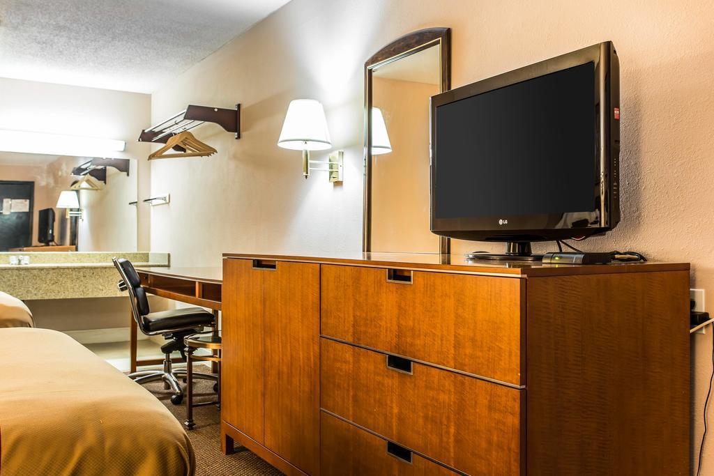 Econo Lodge Декейтер Экстерьер фото