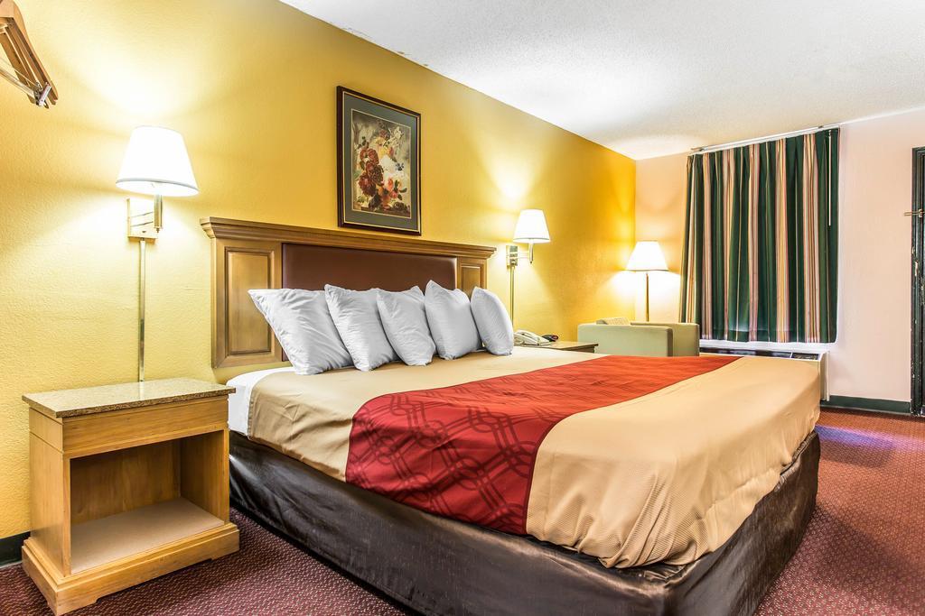 Econo Lodge Декейтер Экстерьер фото