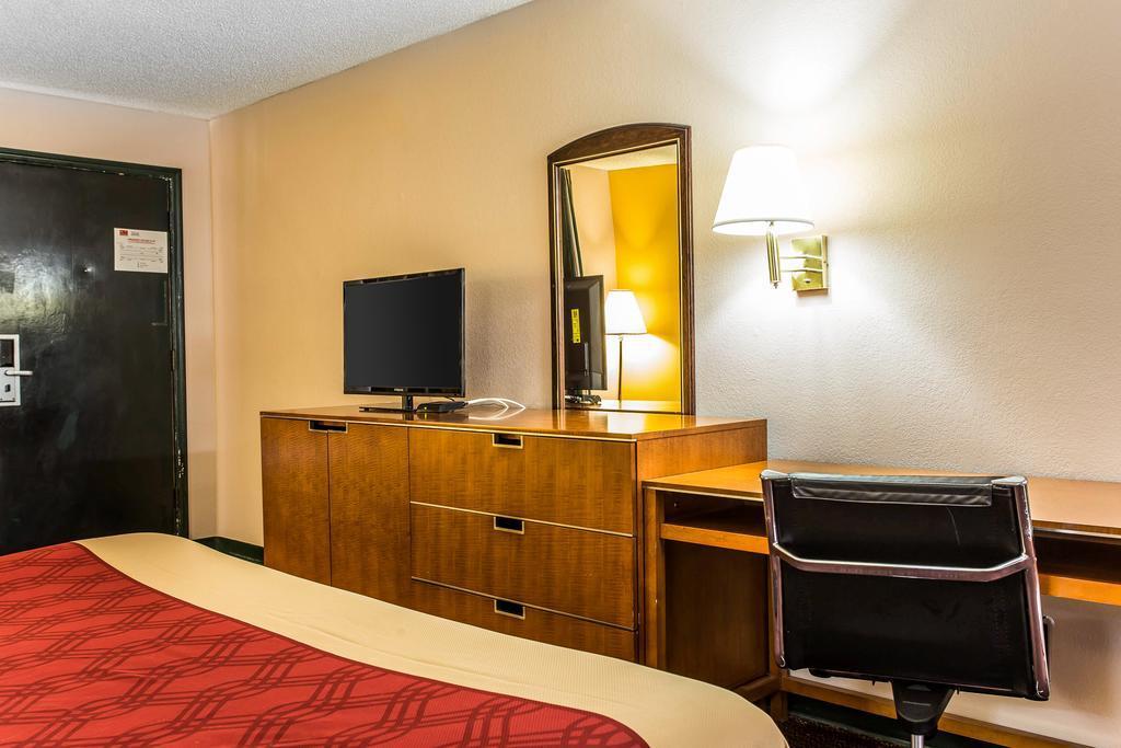 Econo Lodge Декейтер Экстерьер фото