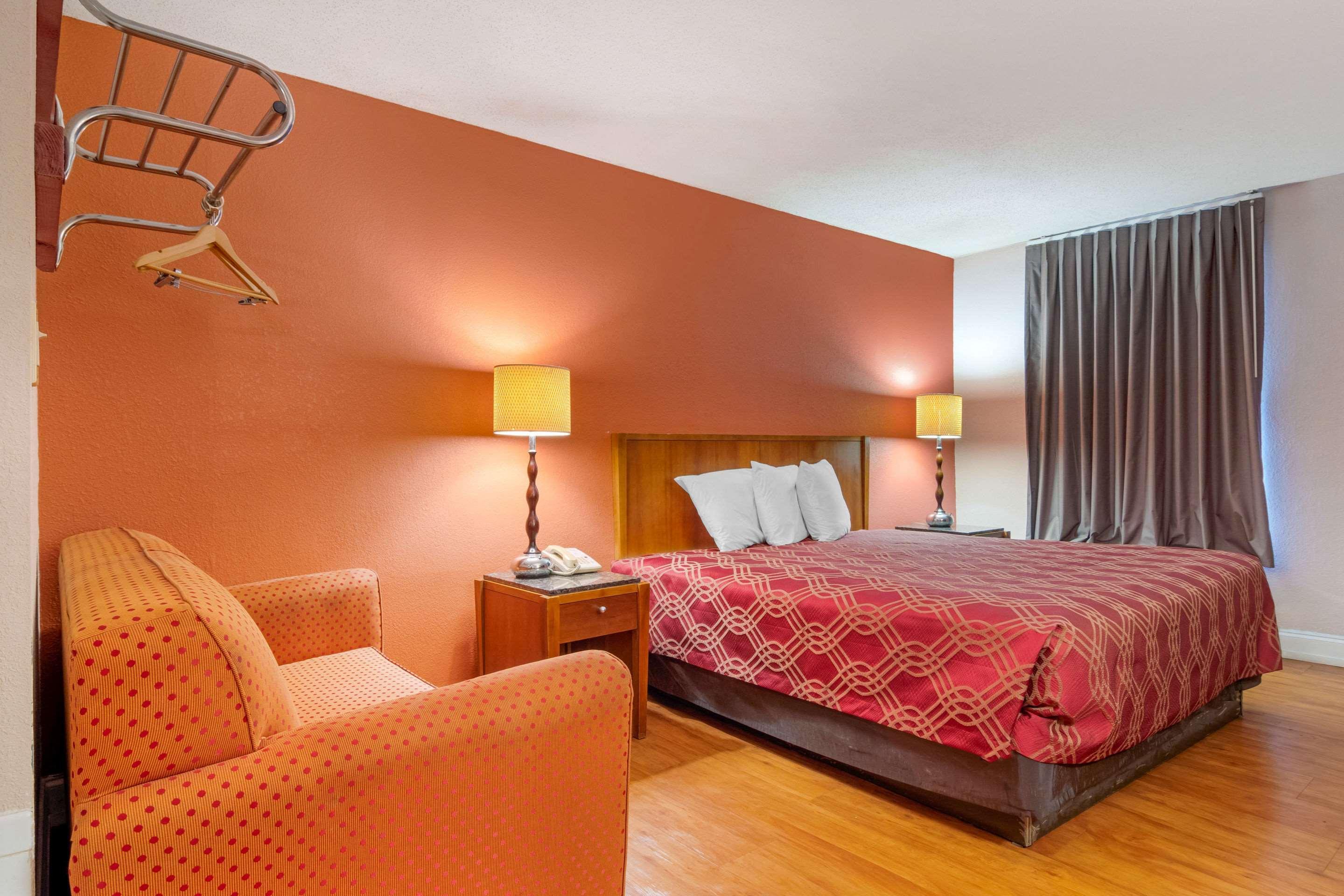 Econo Lodge Декейтер Экстерьер фото