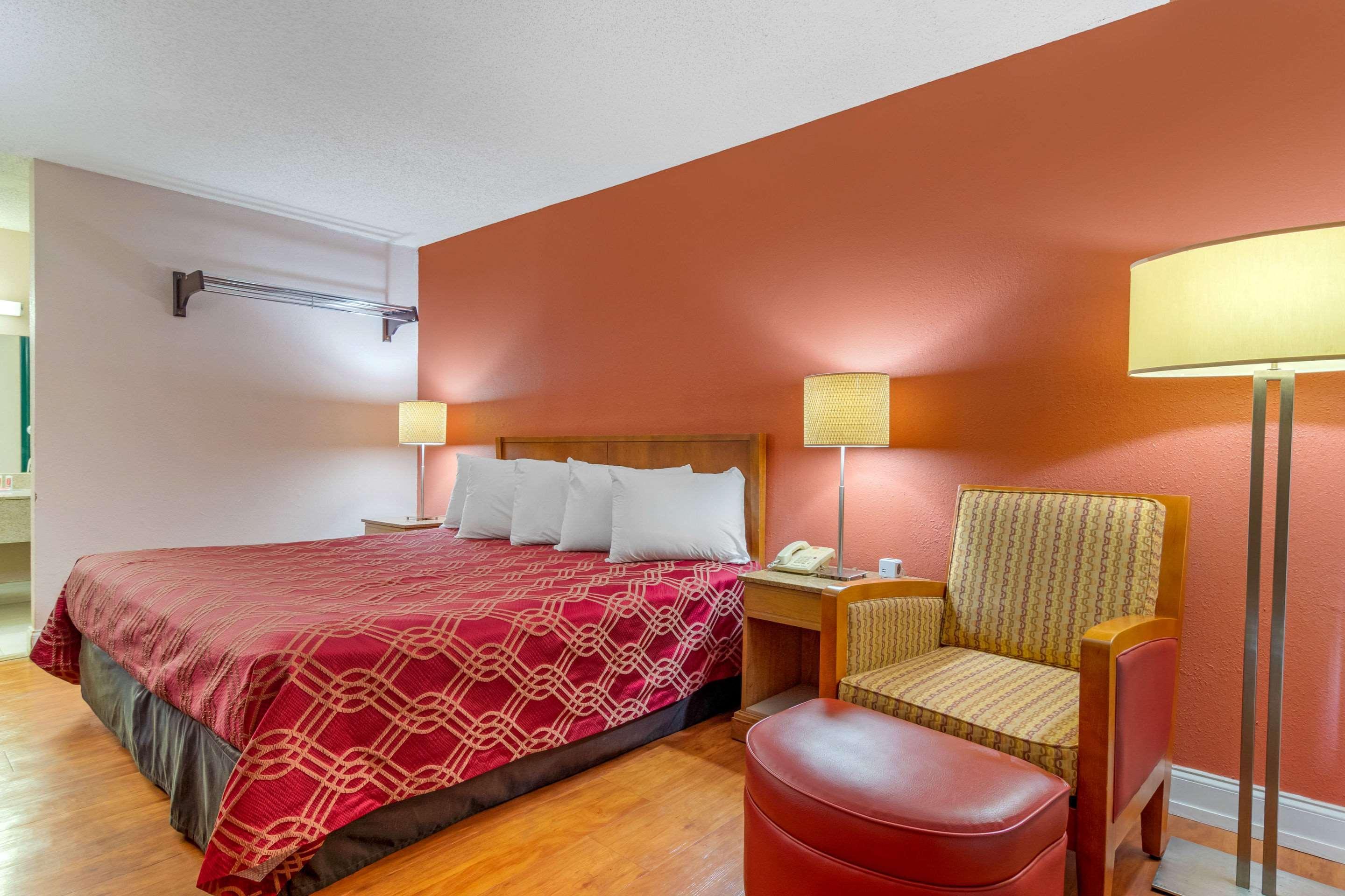 Econo Lodge Декейтер Экстерьер фото